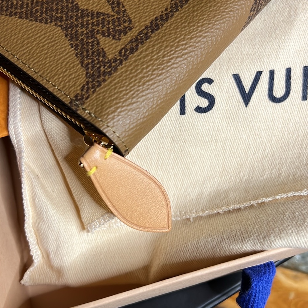 •NIB Louis Vuitton Giant Reverse wallet - Picture 2 of 4